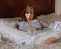 Ellen Page Naked Covered In Whip Cream Fake